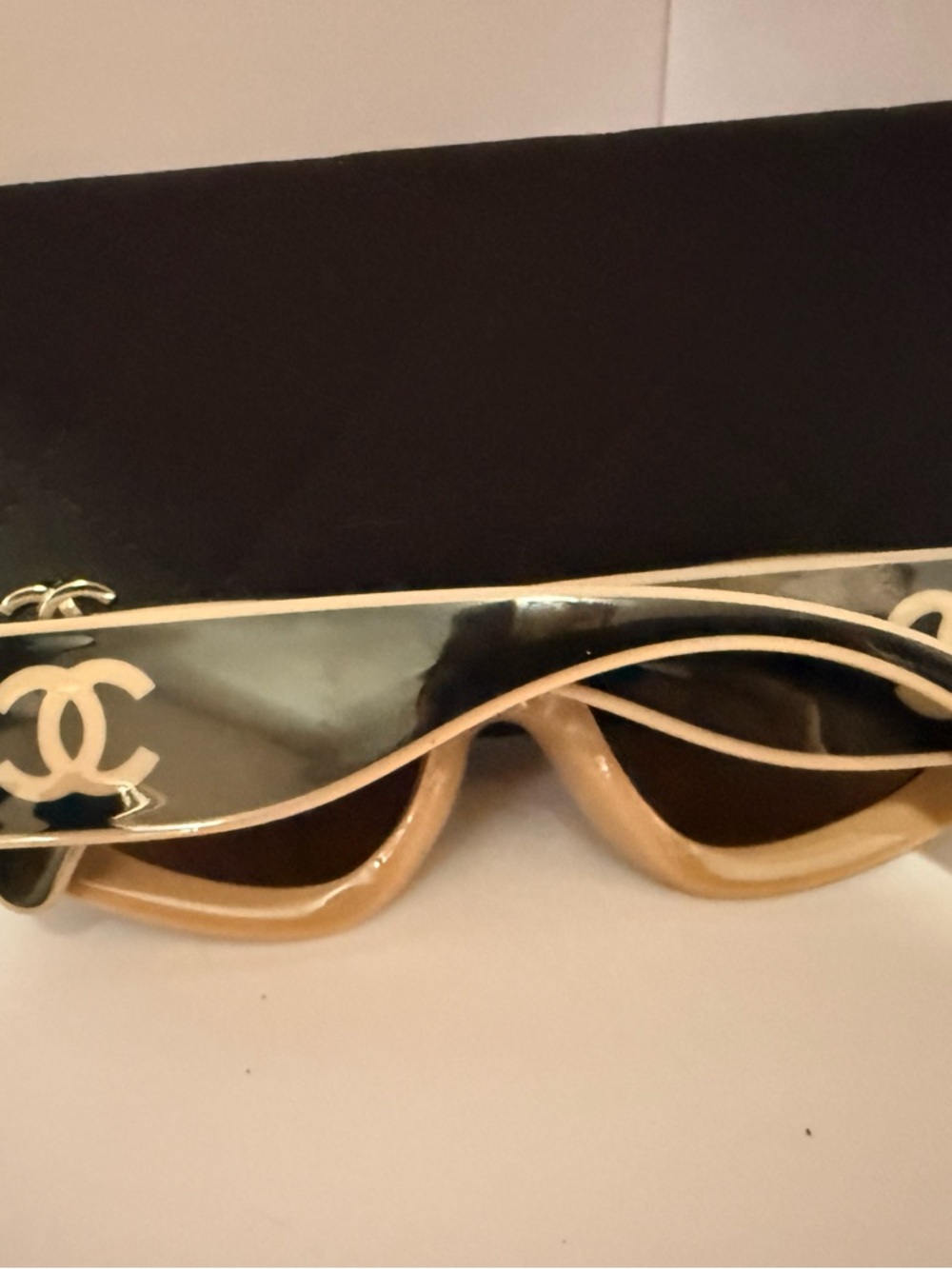 CHANEL Two-Tone Cat Eye Sunglasses in Black and Beige - Picture 6 of 10